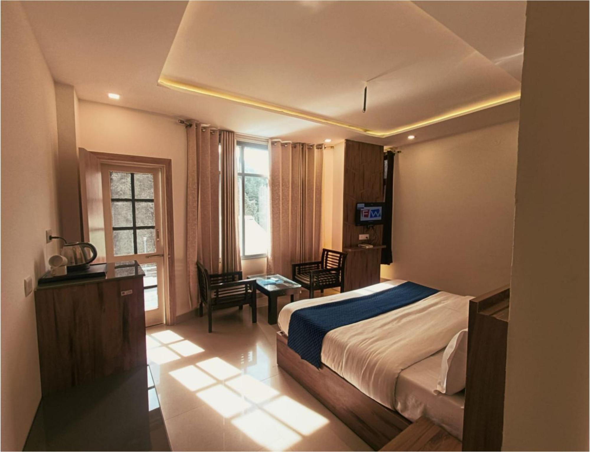 Hotel Wild Rose - Далхаузі Екстер'єр фото