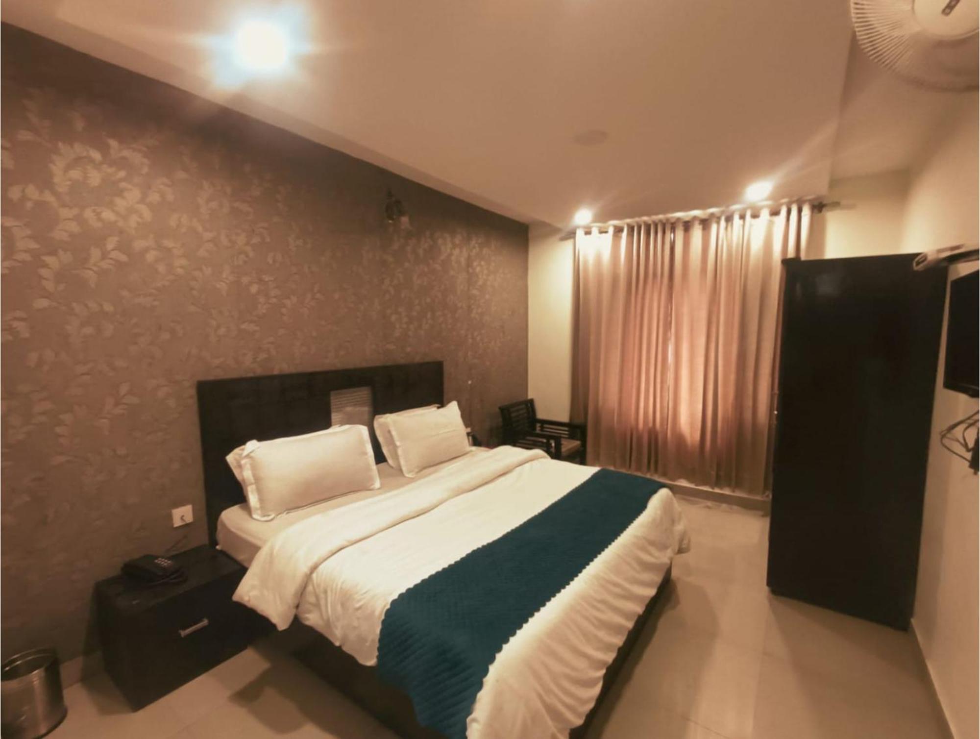 Hotel Wild Rose - Далхаузі Екстер'єр фото